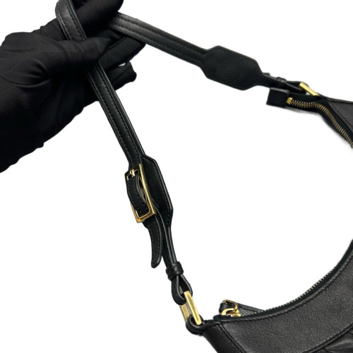 Gucci Matelasse Shoulder Bag Calfskin Black