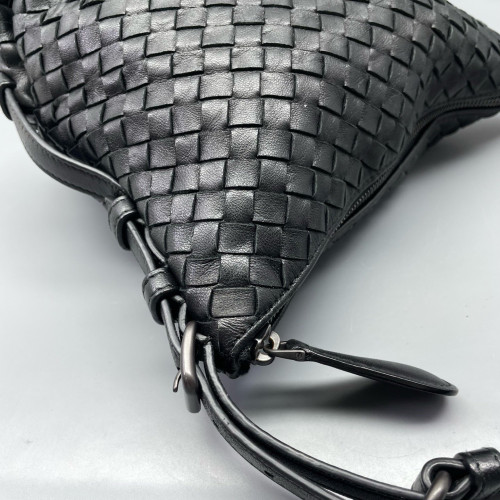 Bottega Veneta Shoulder Bag Calfskin Intrecciato Black