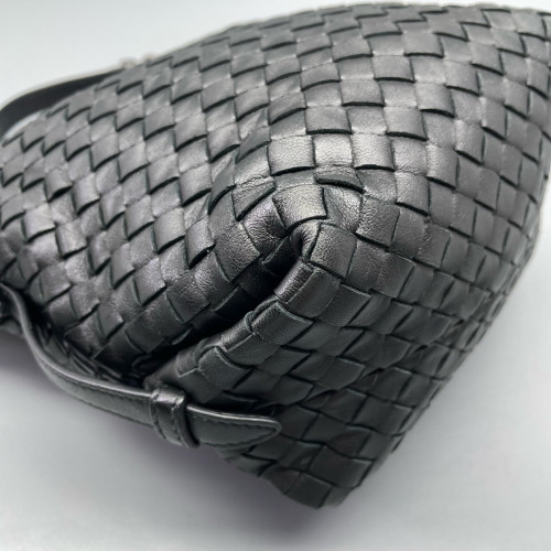 Bottega Veneta Shoulder Bag Calfskin Intrecciato Black