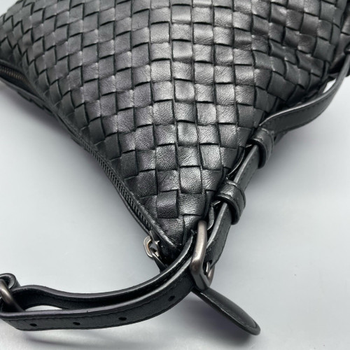 Bottega Veneta Shoulder Bag Calfskin Intrecciato Black