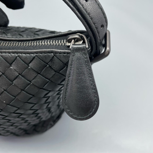 Bottega Veneta Shoulder Bag Calfskin Intrecciato Black