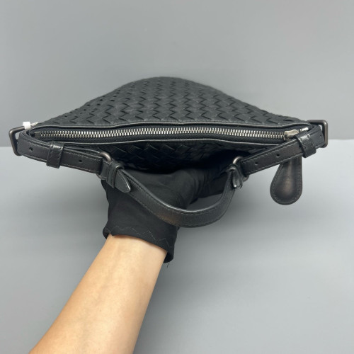 Bottega Veneta Shoulder Bag Calfskin Intrecciato Black
