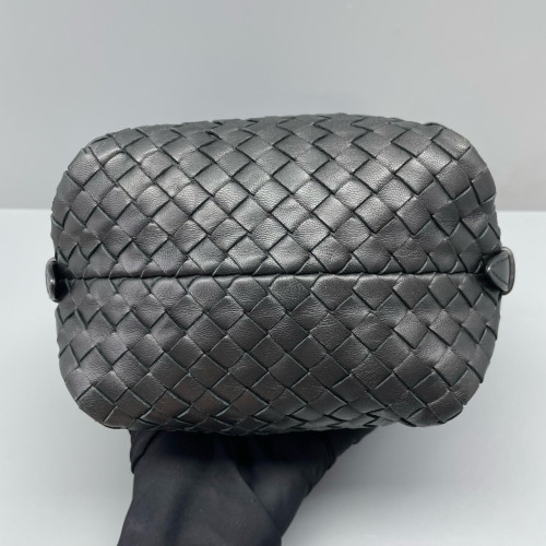 Bottega Veneta Shoulder Bag Calfskin Intrecciato Black