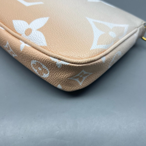 Louis Vuitton Multi Pochette Accessories Empreinte Monogram Giant White Saffron