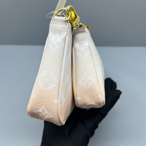 Louis Vuitton Multi Pochette Accessories Empreinte Monogram Giant White Saffron