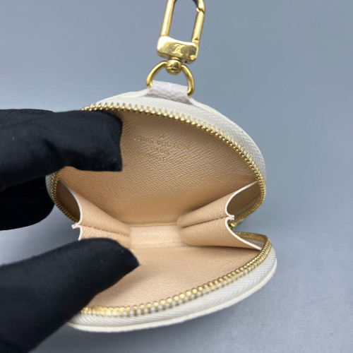 Louis Vuitton Multi Pochette Accessories Empreinte Monogram Giant White Saffron