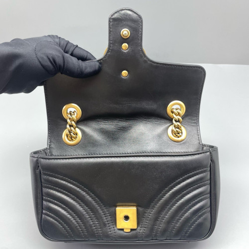 Gucci Chevron Mini GG Marmont Calfskin Black Gucci Chevron Mini GG Marmont Calfskin Black