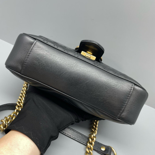 Gucci Chevron Mini GG Marmont Calfskin Black Gucci Chevron Mini GG Marmont Calfskin Black