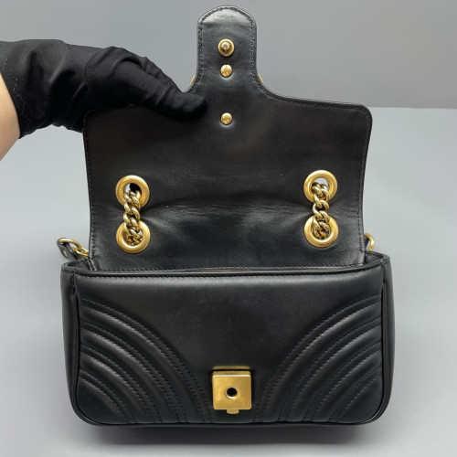 Gucci Chevron Mini GG Marmont Calfskin Black Gucci Chevron Mini GG Marmont Calfskin Black