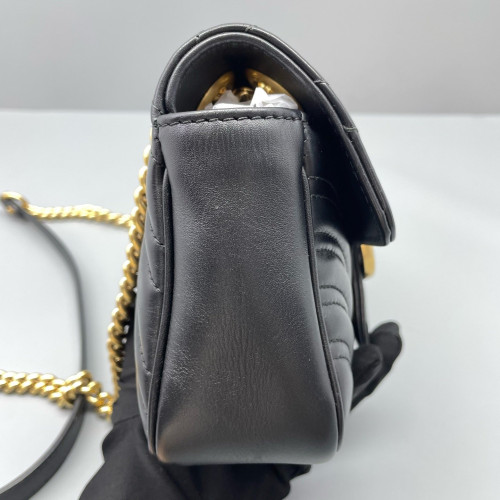 Gucci Chevron Mini GG Marmont Calfskin Black Gucci Chevron Mini GG Marmont Calfskin Black