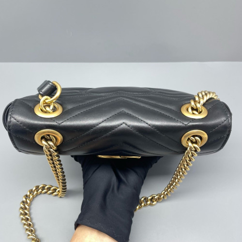 Gucci Chevron Mini GG Marmont Calfskin Black Gucci Chevron Mini GG Marmont Calfskin Black