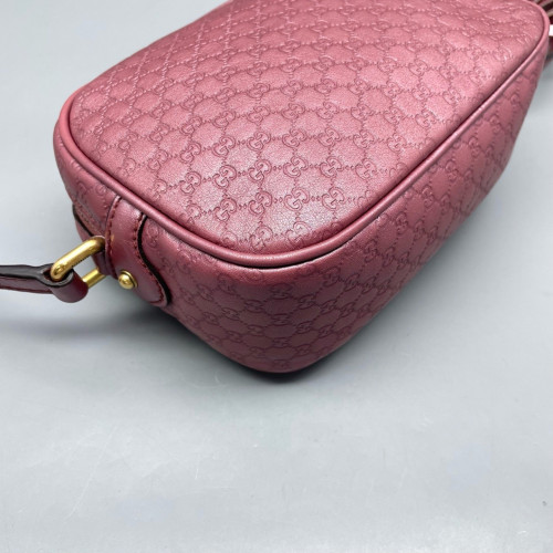 Gucci Camera Case GG Supreme Monogram Pink