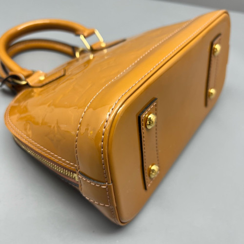Louis Vuitton Alma BB Vernis Brown
