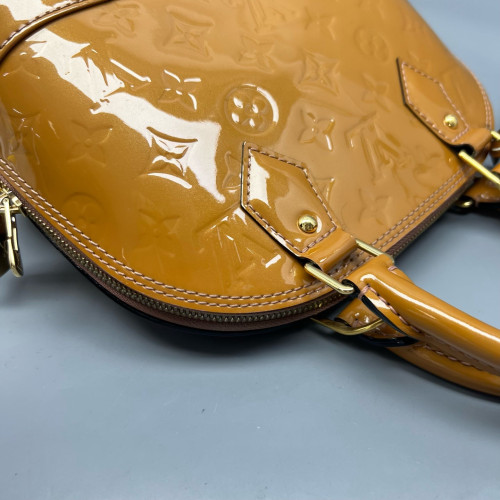 Louis Vuitton Alma BB Vernis Brown