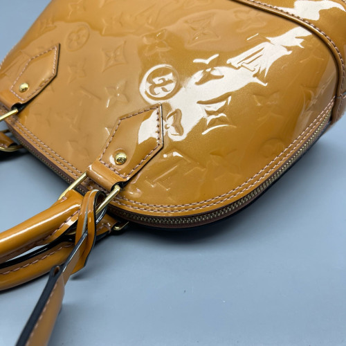 Louis Vuitton Alma BB Vernis Brown