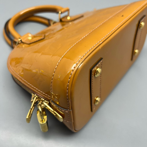 Louis Vuitton Alma BB Vernis Brown