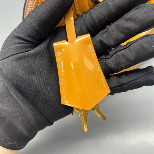 Louis Vuitton Alma BB Vernis Brown