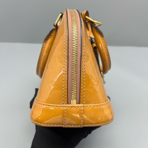 Louis Vuitton Alma BB Vernis Brown