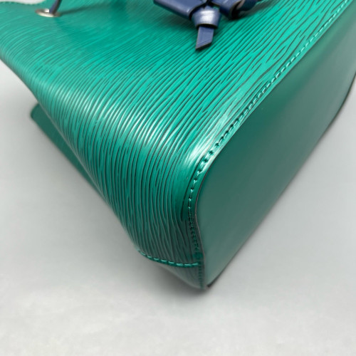 Louis Vuitton Neonoe BB Epi Green
