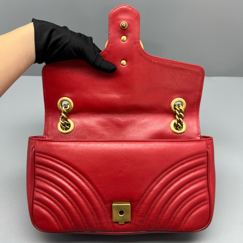 Gucci Chevron Small GG Marmont Calfskin Red Gucci Chevron Small GG Marmont Calfskin Red