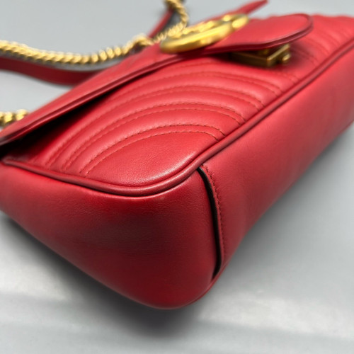 Gucci Chevron Small GG Marmont Calfskin Red Gucci Chevron Small GG Marmont Calfskin Red