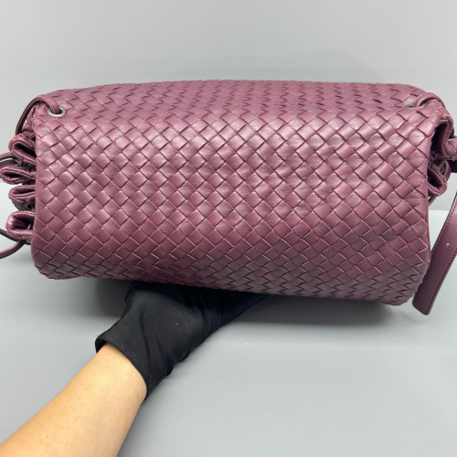 Bottega Veneta Shoulder Bag Calfskin Intrecciato Plum Purple