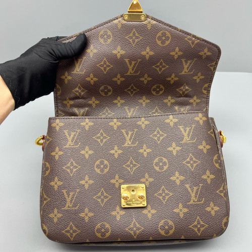 Louis Vuitton Pochette Metis Monogram Brown