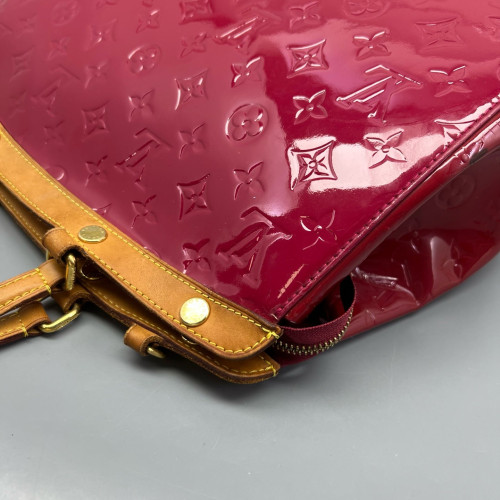 Louis Vuitton Brea MM Vernis Azalea