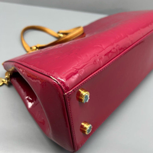 Louis Vuitton Brea MM Vernis Azalea