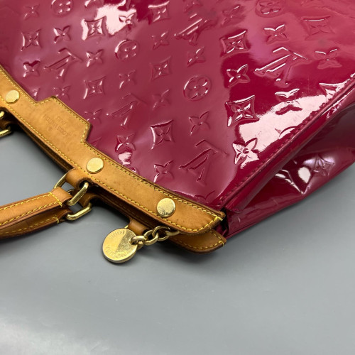 Louis Vuitton Brea MM Vernis Azalea