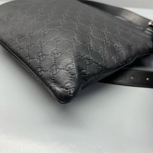 Gucci Messenger Guccissima Black