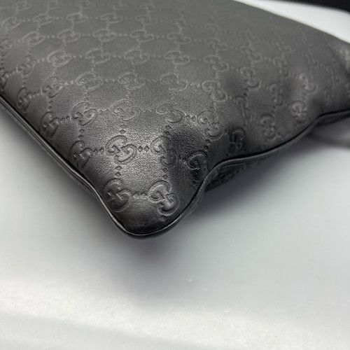 Gucci Messenger Guccissima Black