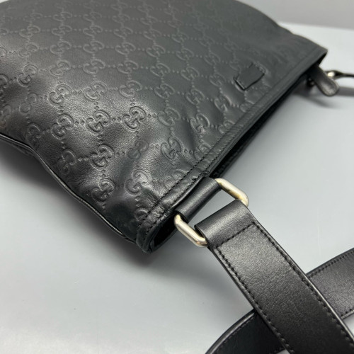 Gucci Messenger Guccissima Black