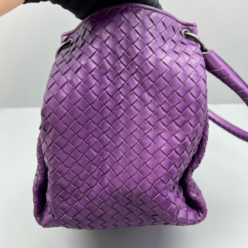 Bottega Veneta Medium Campana Hobo Calfskin Intrecciato Purple