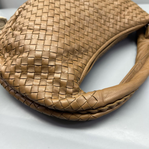 Bottega Veneta Medium Veneta Hobo Calfskin Intrecciato Light Brown
