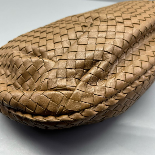 Bottega Veneta Medium Veneta Hobo Calfskin Intrecciato Light Brown