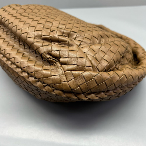 Bottega Veneta Medium Veneta Hobo Calfskin Intrecciato Light Brown
