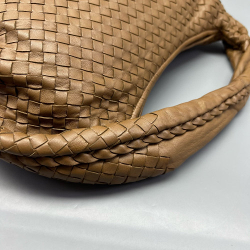 Bottega Veneta Medium Veneta Hobo Calfskin Intrecciato Light Brown