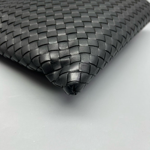 Bottega Veneta Shoulder Bag Calfskin Intrecciato Black