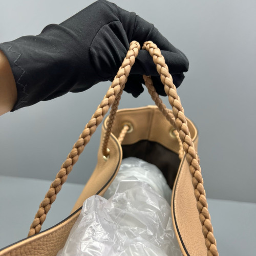 Gucci Tote Bag Grained Calfskin Natural Tan Gucci Tote Bag Grained Calfskin Natural Tan