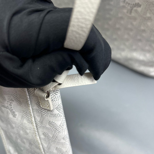 Goyard Anjou PM Goyardine White Goyard Anjou PM Goyardine White