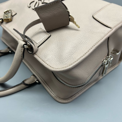 Loewe Amazona 36 Calfskin Grey
