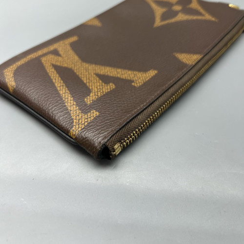 Louis Vuitton Trio Puch Reverse Monogram Brown