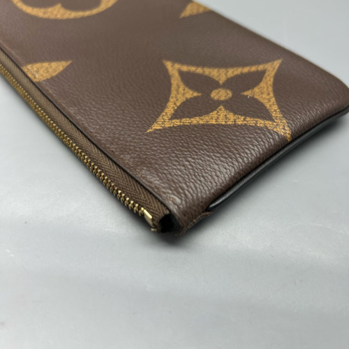 Louis Vuitton Trio Puch Reverse Monogram Brown