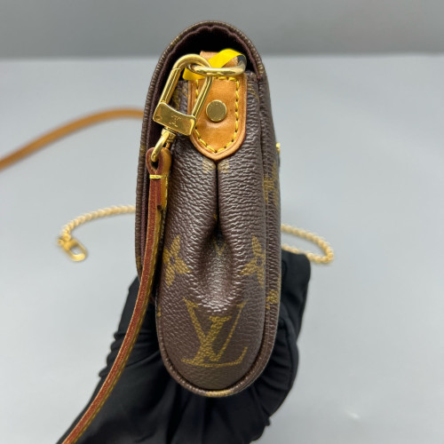 Louis Vuitton Favorite PM Monogram Brown