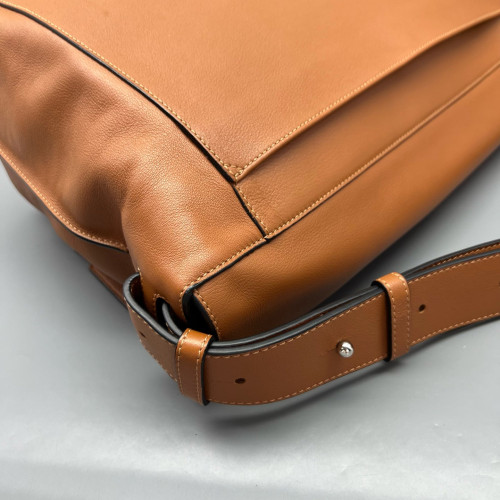 Loewe Messenger Calfskin Tan