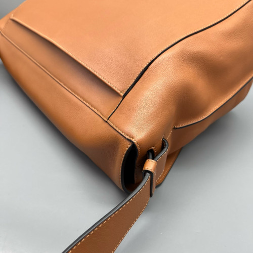 Loewe Messenger Calfskin Tan