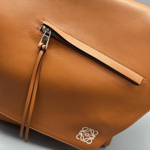 Loewe Messenger Calfskin Tan