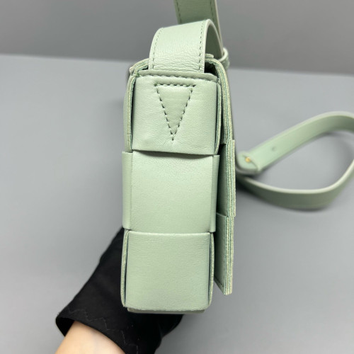 Bottega Veneta Small Cassette Crossbody Bag Calfskin Maxi Intrecciato Green