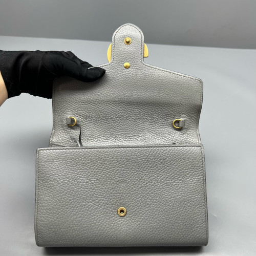 Gucci GG Marmont Chain Wallet Vitello Phenix Grey Gucci GG Marmont Chain Wallet Vitello Phenix Grey